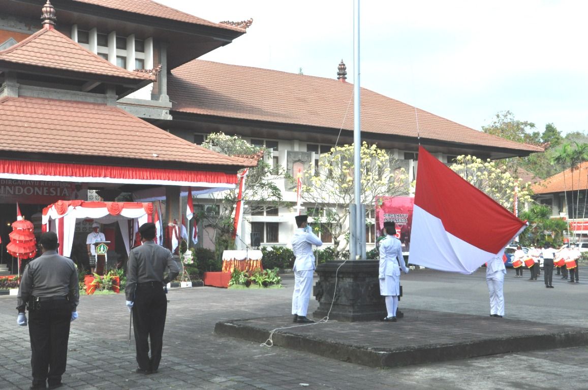 podiumnews.com-Kesederhanaan Upacara Peringatan Hari Kemerdekaan di Tabanan