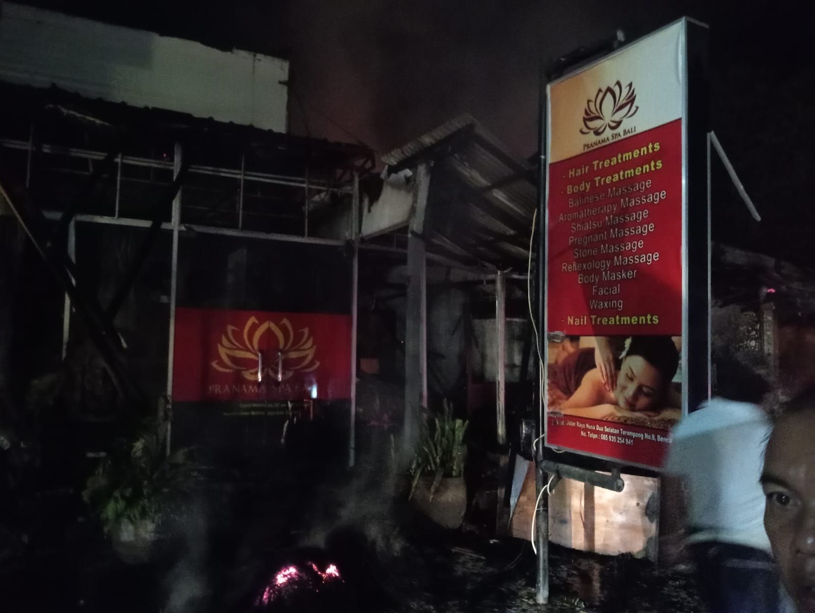 podiumnews.com-Diduga Konsleting Listrik, Area Bisnis di Lalap Si Jago Merah