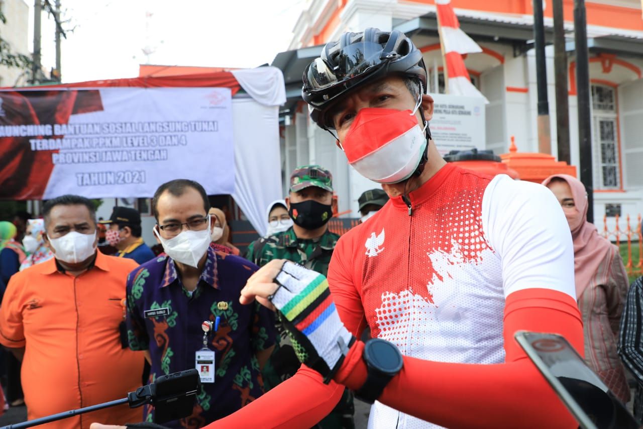 podiumnews.com-Sejumlah Daerah di Jateng Turun Level, Ganjar Ingatkan Jangan Euforia