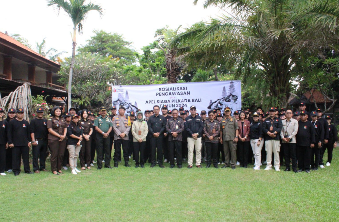 podiumnews.com-Sekda Alit Wiradana Hadiri Sosialisasi Pengawasan dan Apel Siaga Pilkada Bali Tahun 2024