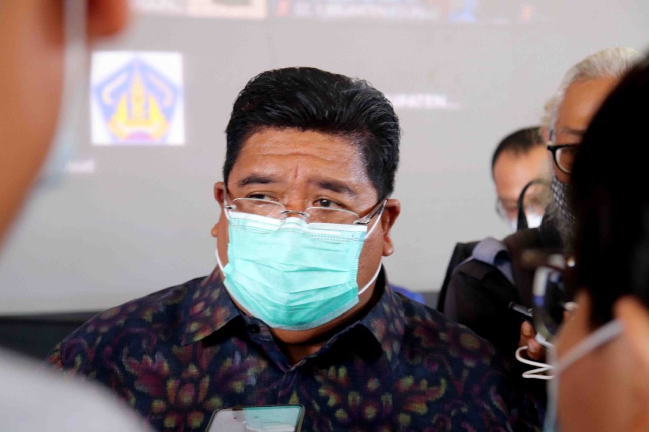 podiumnews.com-Bupati Buleleng Usulkan Booster Vaksin untuk Pelaku Pariwisata
