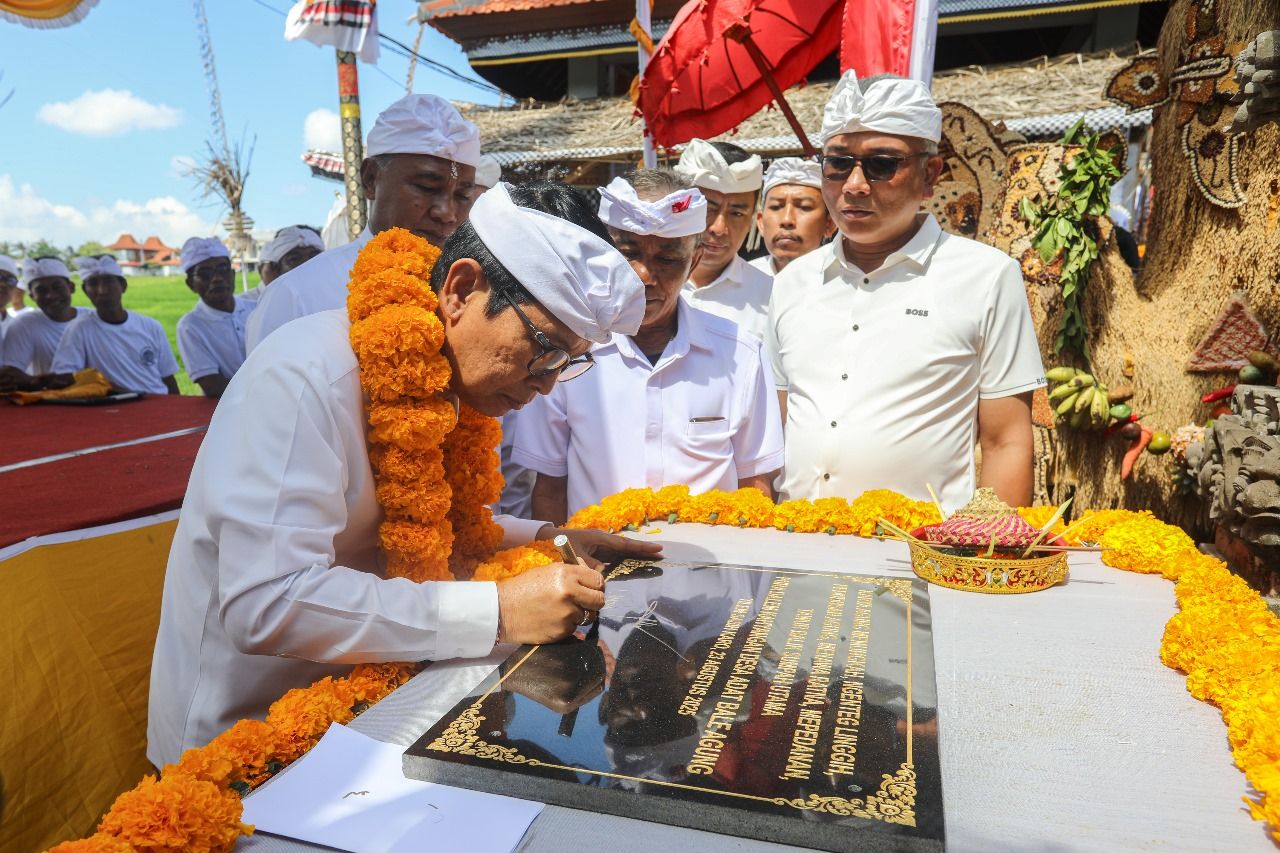 Bupati Adi Arnawa Ngupasaksi Karya Yadnya Utama di Cemagi