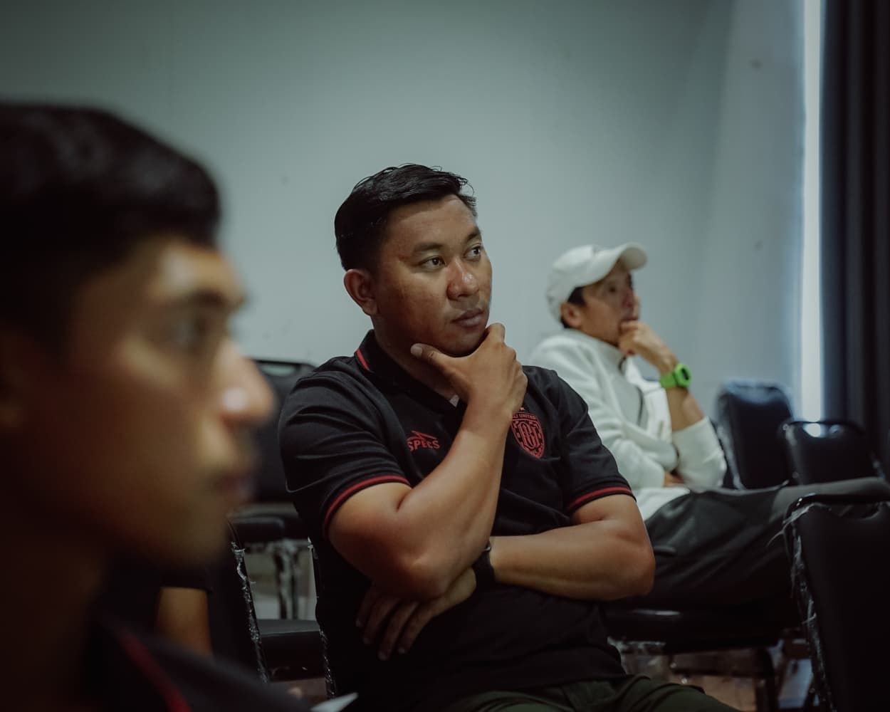 podiumnews.com-Coach Agus Wira Senjaya, Juru Racik Bali United Academy Sarat Prestasi