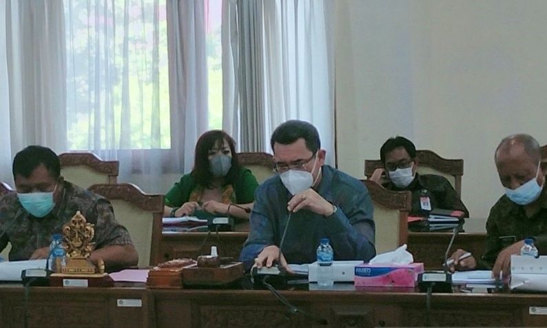 podiumnews.com-DPRD Bali-Kementerian LHK Bentuk Tim Tangani Sampah Pesisir Laut