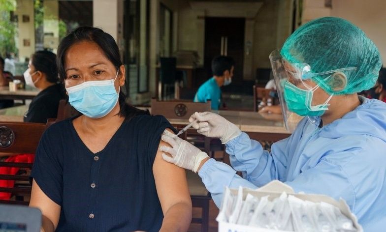 podiumnews.com-Denpasar Gencar Vaksinasi Menuju "Zona Hijau Sanur"