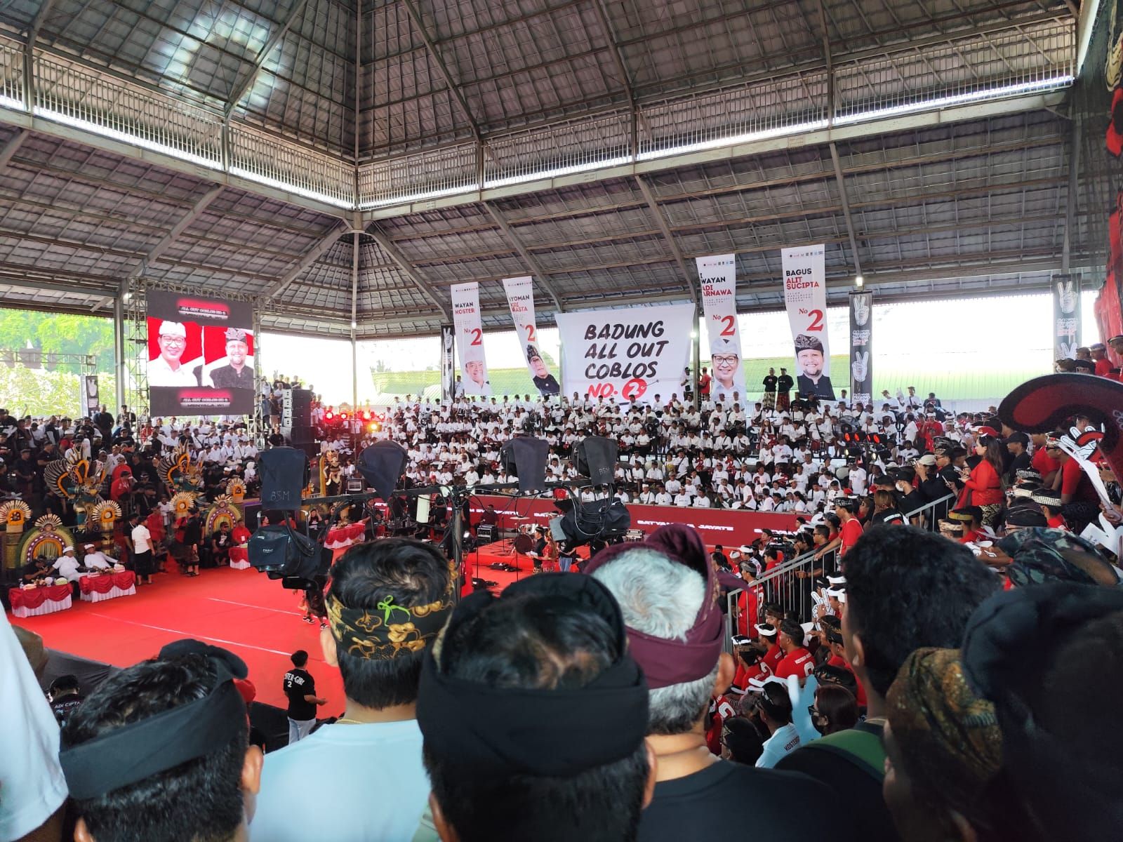 podiumnews.com-Puluhan Ribu Warga Badung Deklarasi Coblos dan Memenangkan Paslon Nomor 2 Koster-Giri dan Adicipta