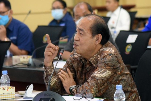 podiumnews.com-Legislator Minta Pemerintah Adil dalam Penyaluran BSU