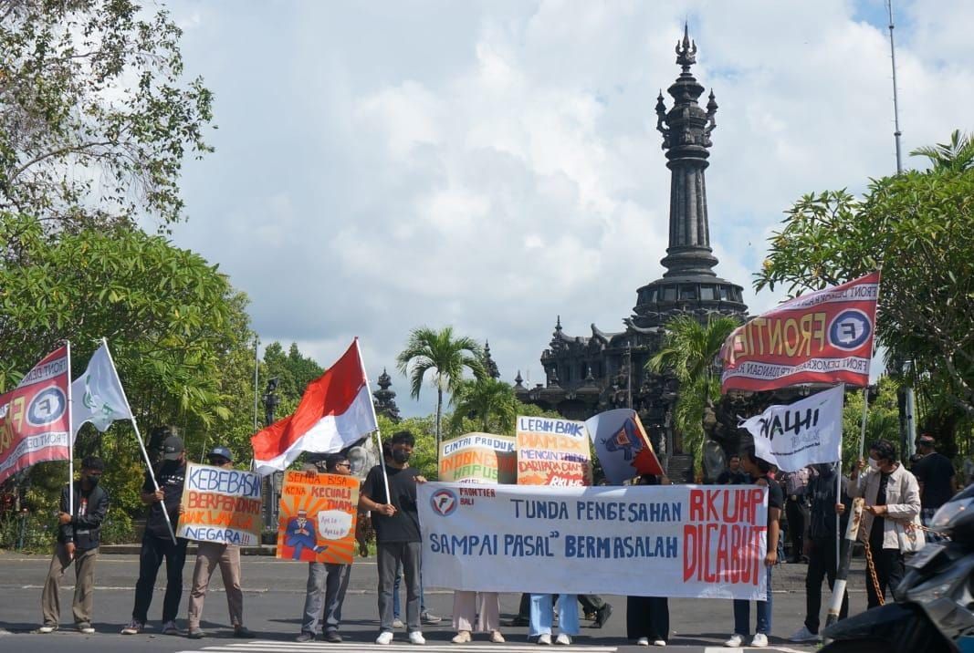 Mahasiswa dan Organisasi Lingkungan di Bali Tuntut Tunda Pengesahan RKUHP