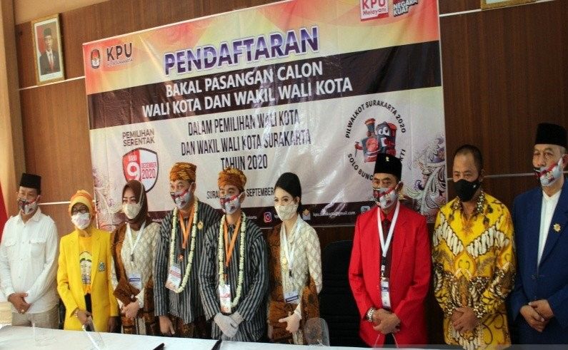 podiumnews.com-Gibran-Teguh Resmi Daftar ke KPU Surakarta