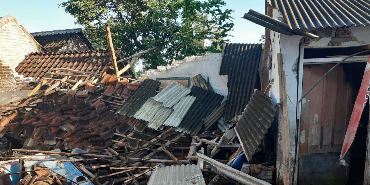 podiumnews.com-Gempa 5,1M Dirasakan Kuat di Jember, Satu Rumah Rusak Berat