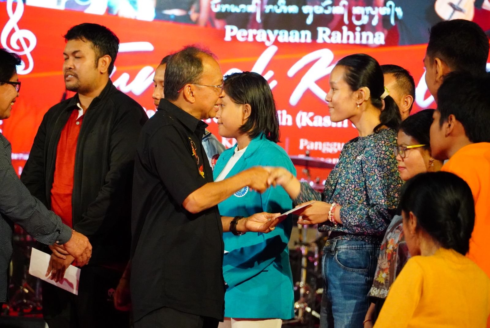 Gubernur Bali Rayakan Tumpek Krulut Bersama Warga