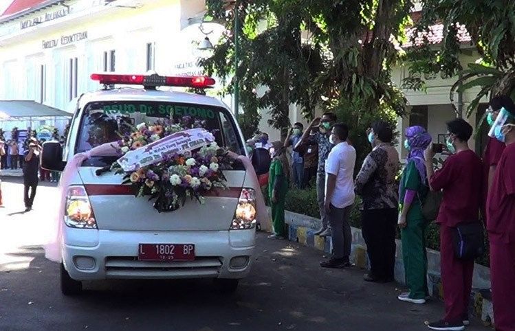 podiumnews.com-115 Dokter Meninggal Akibat COVID-19, Tujuh Diantaranya Guru Besar 