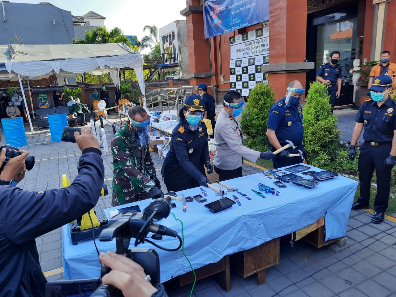 podiumnews.com-Bea Cukai Denpasar Musnahkan Barang Penindakan Agustus-Desember 2019