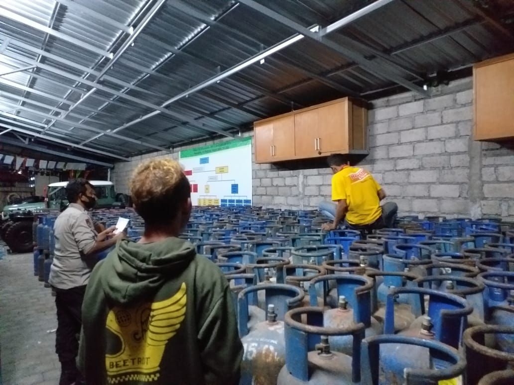 podiumnews.com-Polda Bali Amankan 700 Tabung Gas LPG 12 Kg Diduga Oplosan