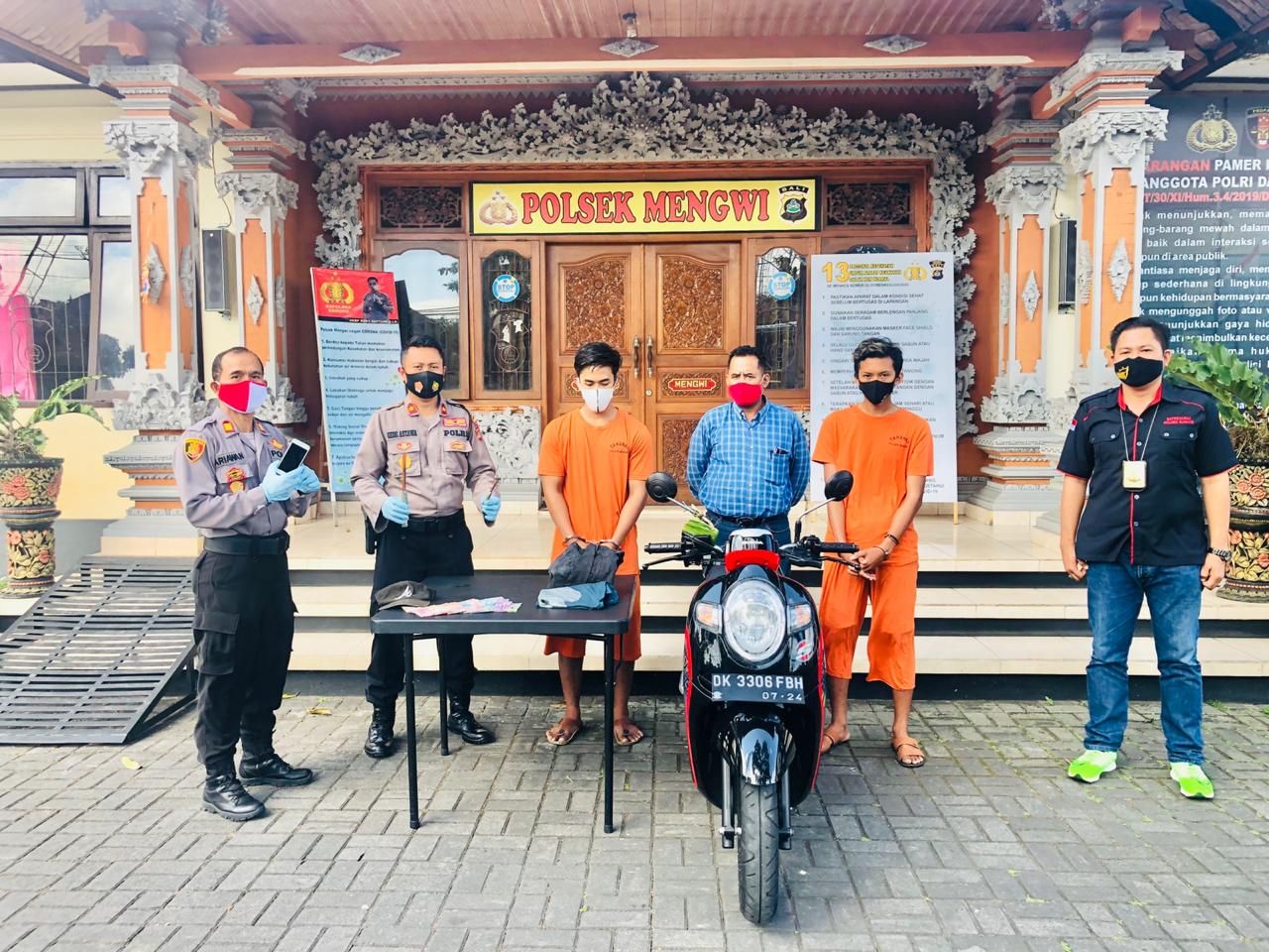 podiumnews.com-Dua Remaja Gasak Toko Seluler di Mengwi Dibekuk