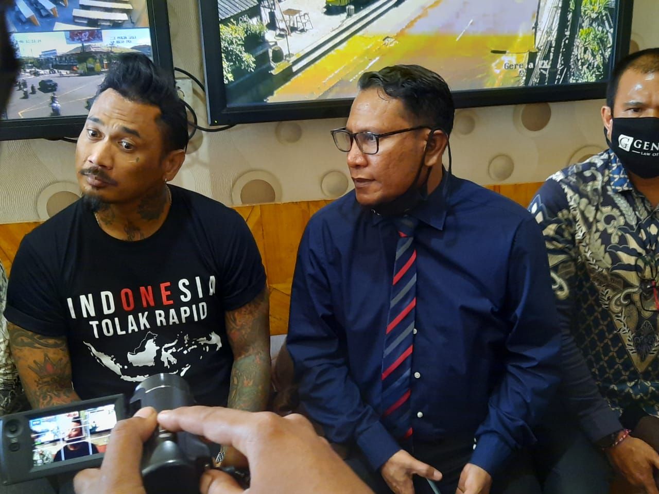 podiumnews.com-Diperiksa Polisi, Jerinx: Kata ‘Kacung’ Itu Sebenarnya Tidak Rendah