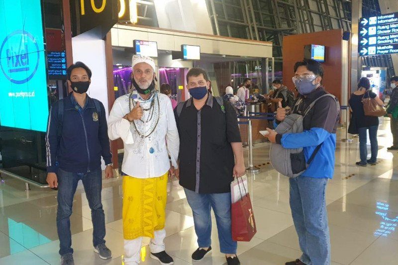 Turis Italia di Bali Dideportasi Karena Buka Konsultasi Spiritual