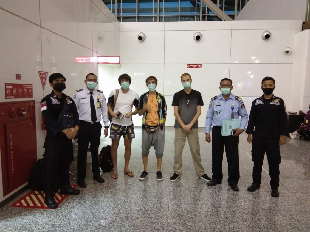 podiumnews.com-Tiga WNA Rusia Bermasalah Dideportasi dari Bali