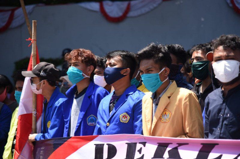 Ratusan Mahasiswa Nyatakan Dukung  Kebijakan Pemerintah