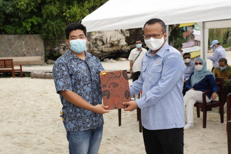 podiumnews.com-Menteri Edhy Diduga Positif COVID, DPR-KKP Dijadwalkan Rapat Hari Ini