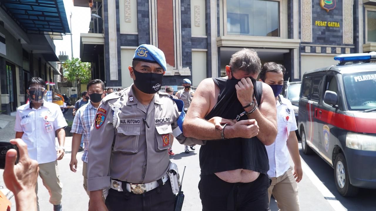 Dua Bule Edarkan Narkoba di Bali Digelandang Polisi