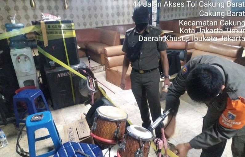 podiumnews.com-Pegang Sapu atau Bayar Denda