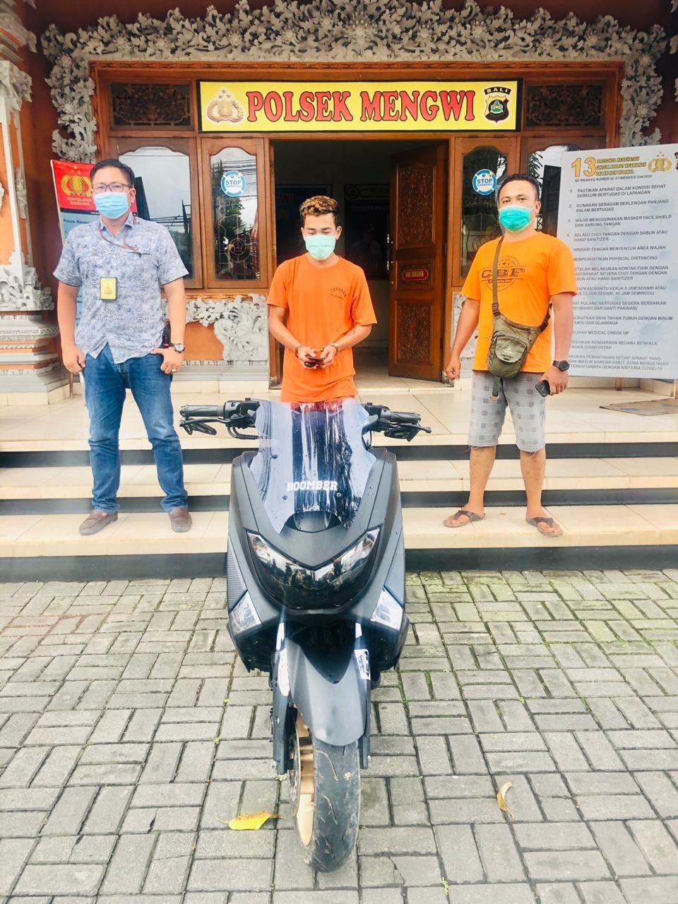 Polisi Bekuk Pencuri HP Tiga Pegawai Swalaya di Mengwi