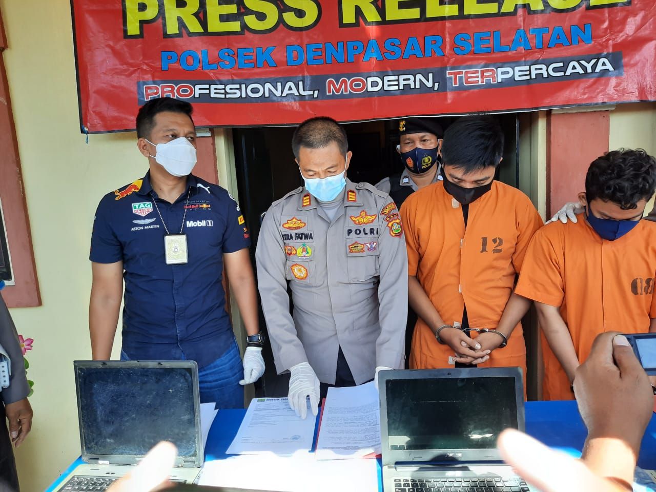 podiumnews.com-Polisi Tangkap Dua Orang Pemalsu Surat Rapid Tes di Denpasar