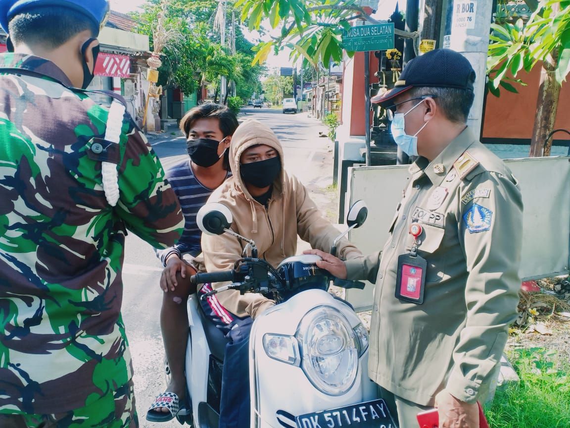 podiumnews.com-Tim Gabungan Yustisi Denpasar Gelar Razia Penegakan Prokes di Tiga Wilayah