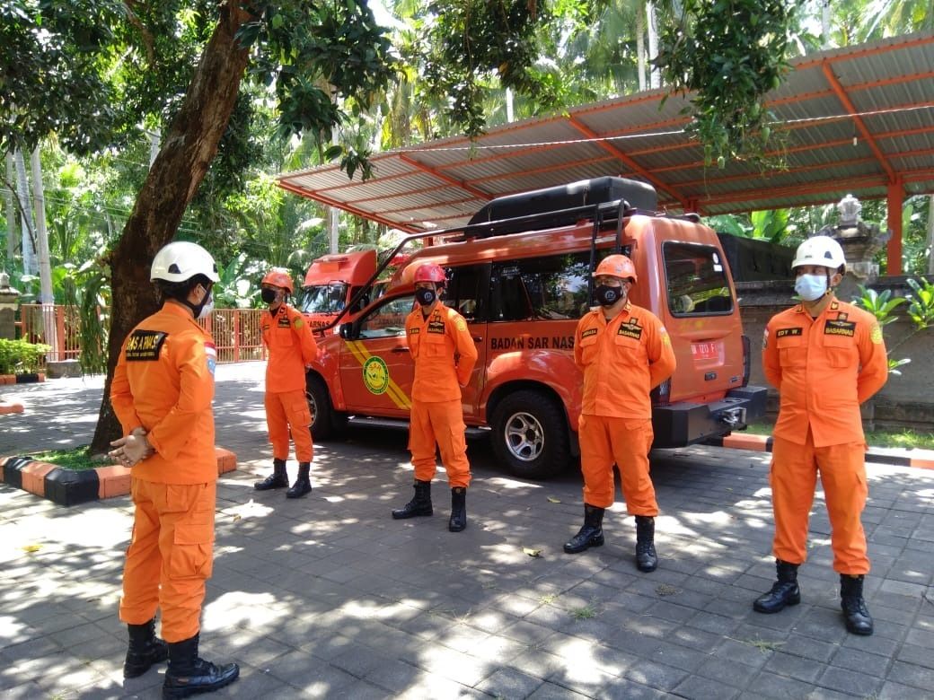 Tim SAR Selamatkan Pendaki Gunung Besakih yang Kelelahan