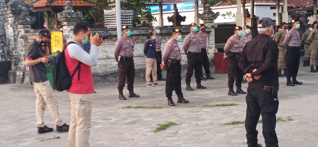 Tim Yustisi Badung Gelar Sidak Masker di Pantai Batu Bolong Cegah Klaster Baru 