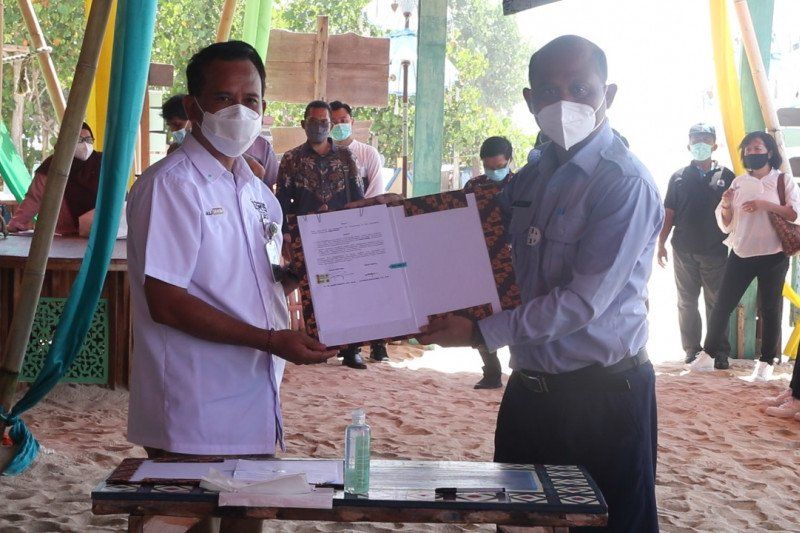 KKP-BPD Bali Salurkan Dana Upah Tenaga Kerja Kebun Terumbu Karang