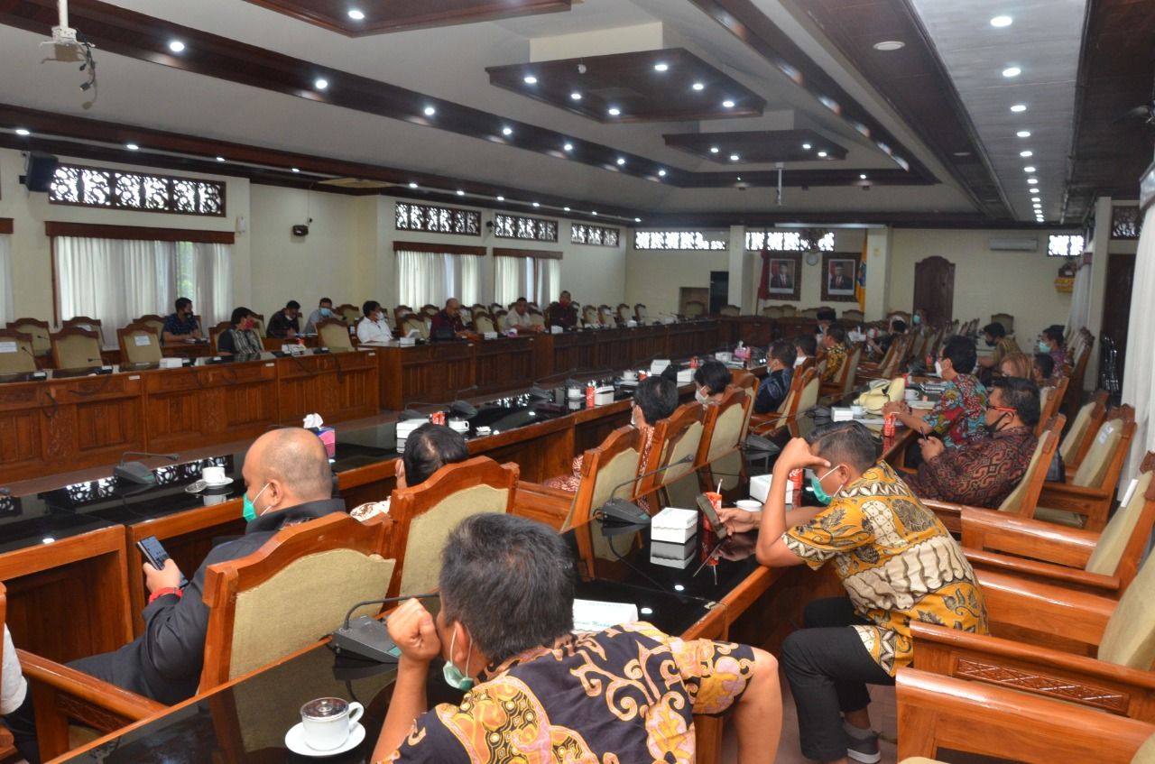 DPRD Bali- DPRD Jatim Jalin Sinergitas Gelar Seminar Nasional