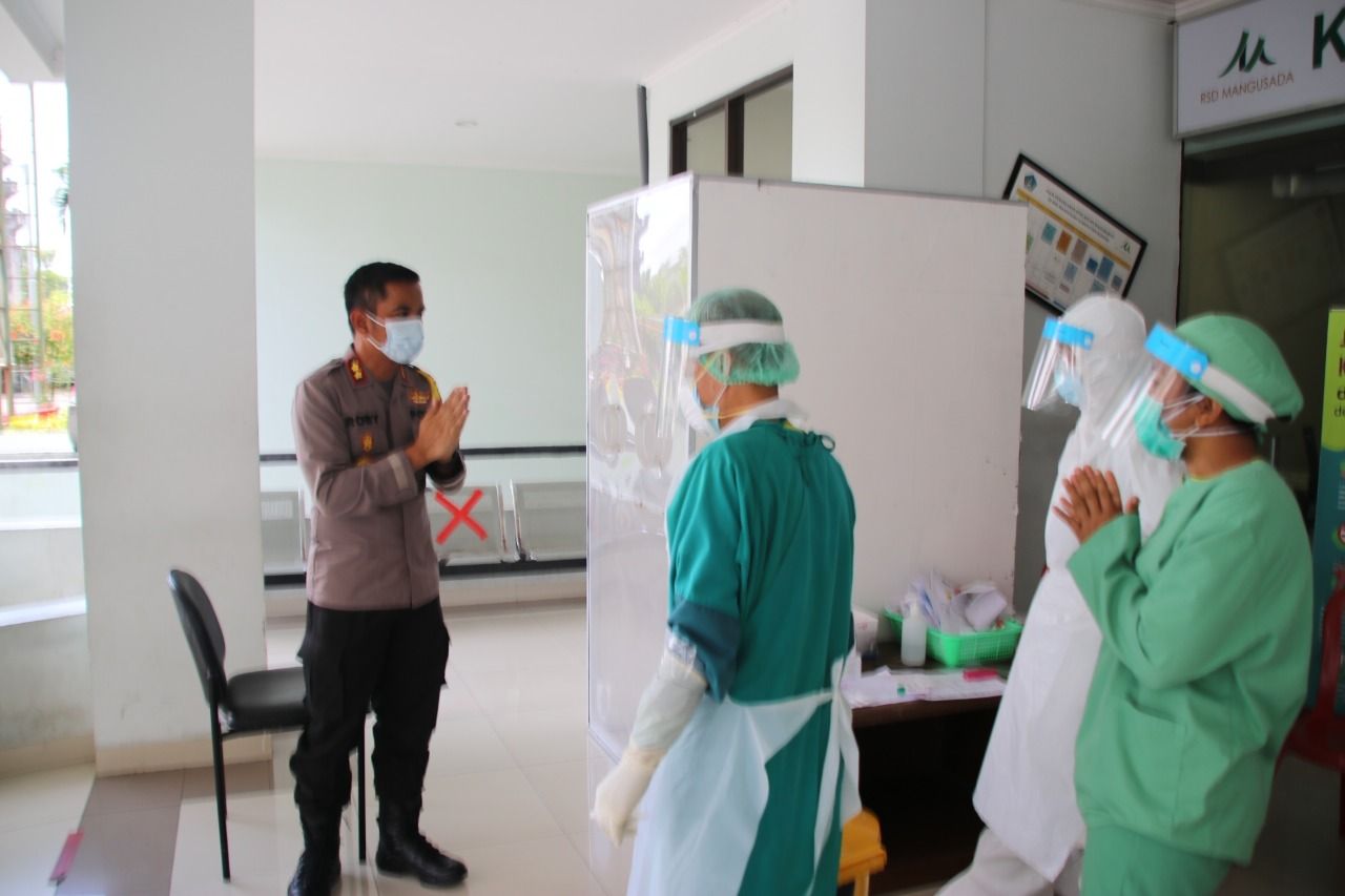 podiumnews.com-100 Anggota Polres Badung Jalani Tes Swab