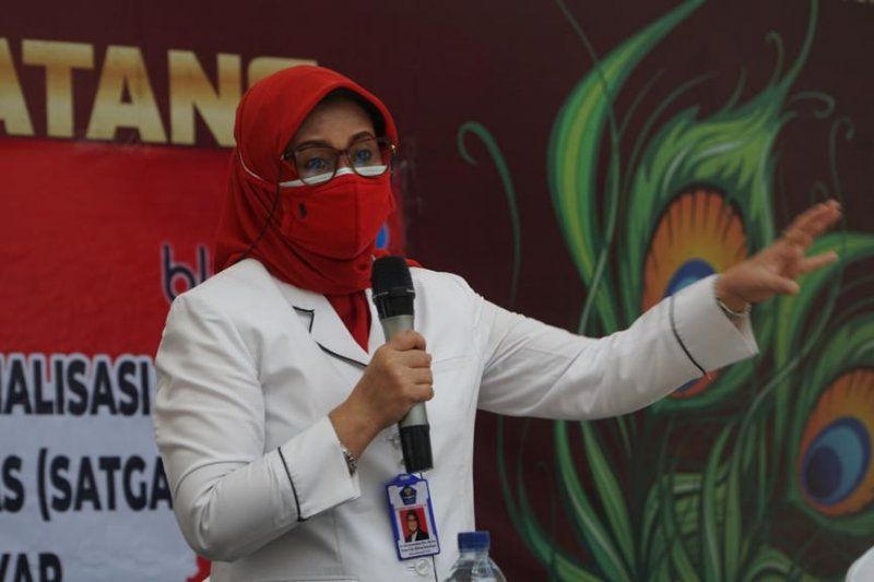 podiumnews.com-Kader BKKBN Gianyar Sosialisasikan 3 M untuk Tekan Angka COVID-19