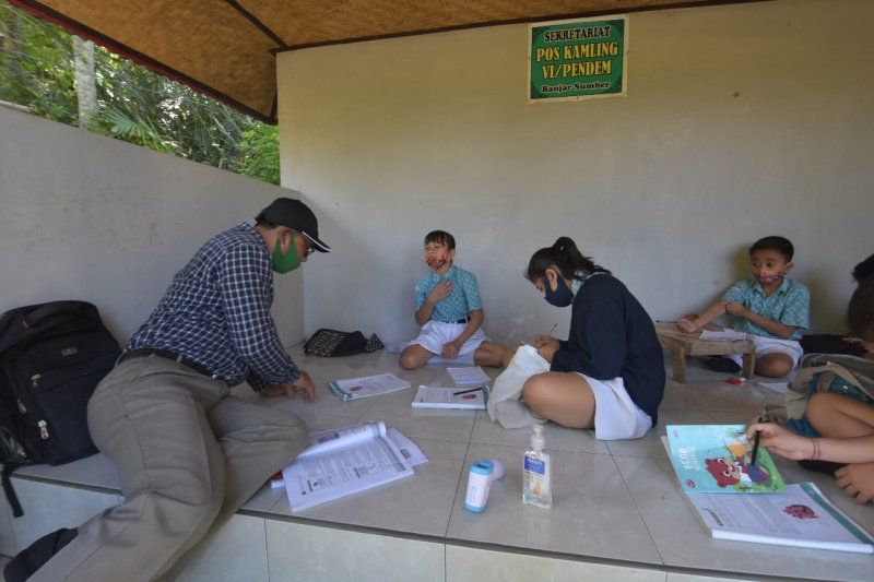 podiumnews.com-Belajar Tatap Muka di Bali Ditunda Akibat Lonjakan Kasus COVID-19