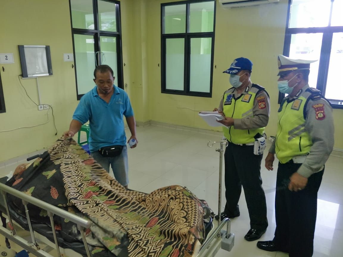 podiumnews.com-Tak Bisa Kendalikan Kendaraan, Seorang Bule Perancis Tabrak Satpam Hingga Tewas