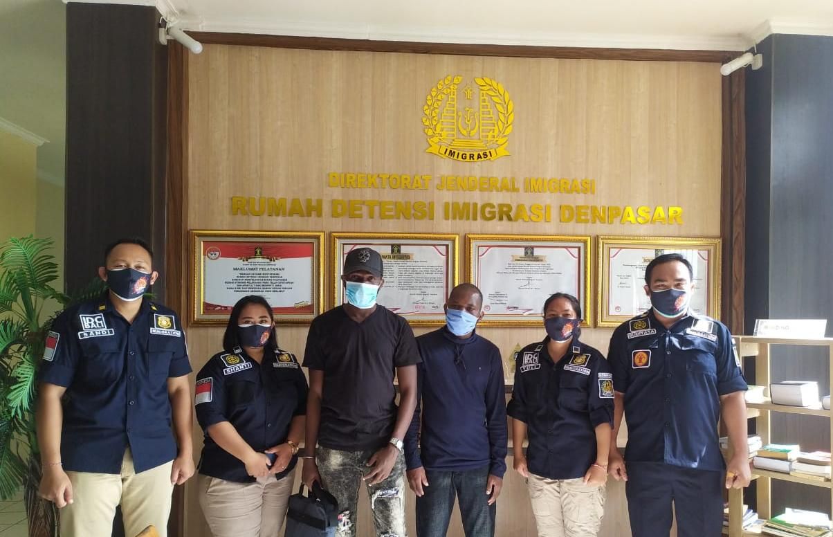 Imigrasi Denpasar Deportasi Empat WNA