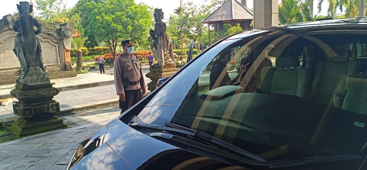 podiumnews.com-Polres Badung Kawal Kedatangan Putri Wapres ke Bali 