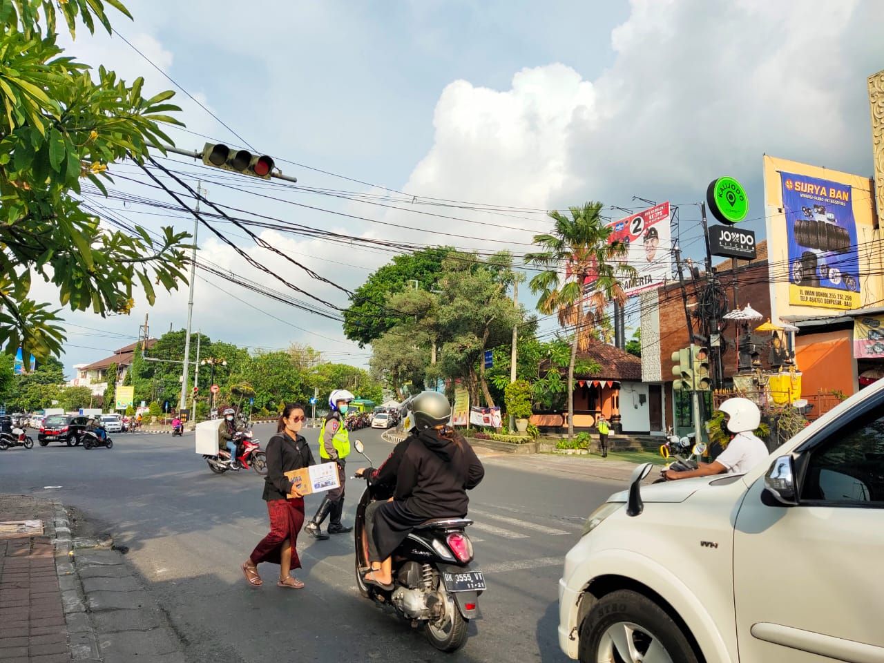 Peduli Korban Bencana NTT, Gabungan Mahasiswa dan Pemuda Bali Gelar Aksi Penggalangan Dana
