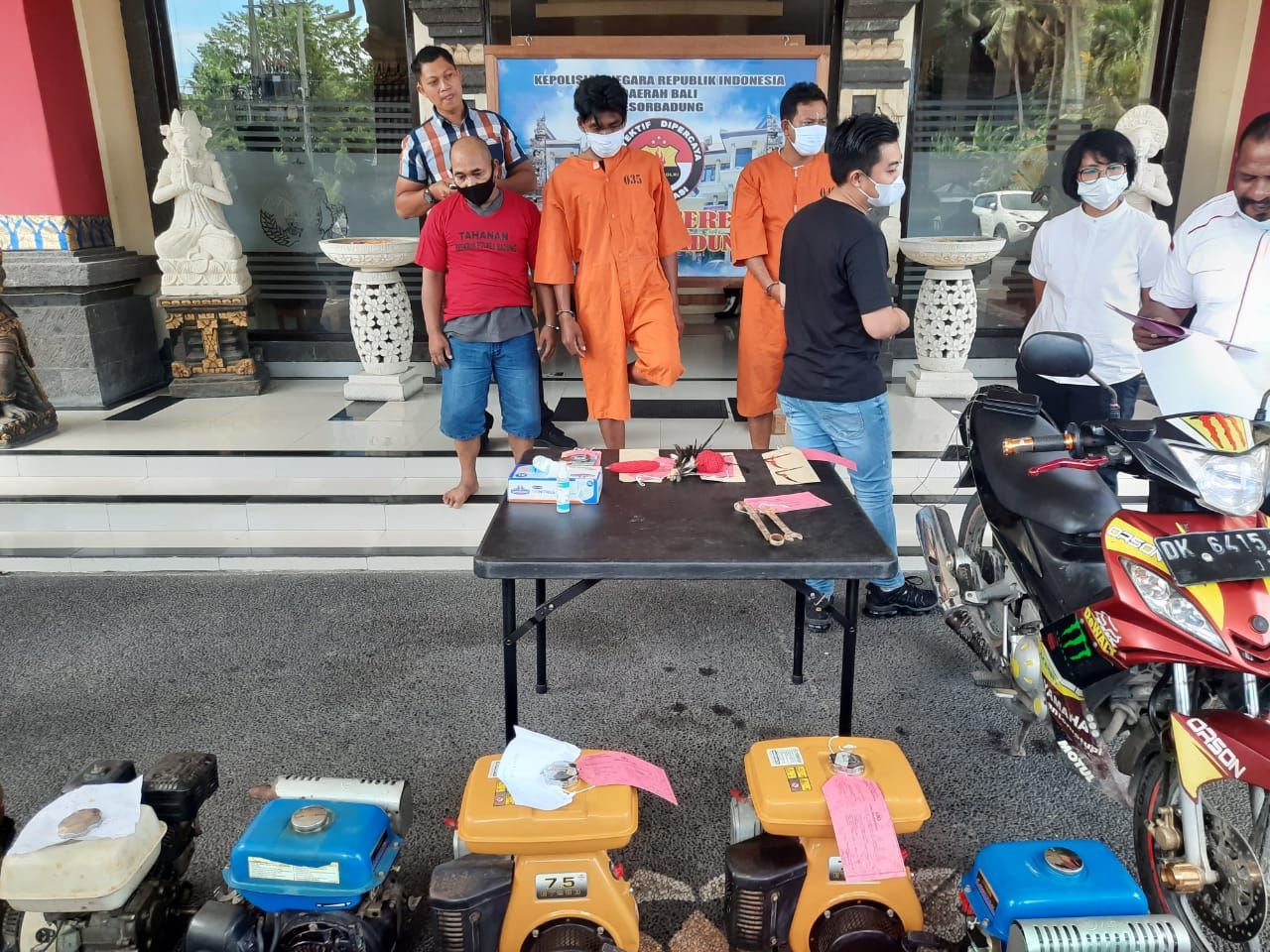 podiumnews.com-Polres Badung Bekuk Tiga Pencuri Spesialis Mesin Traktor Antar Daerah