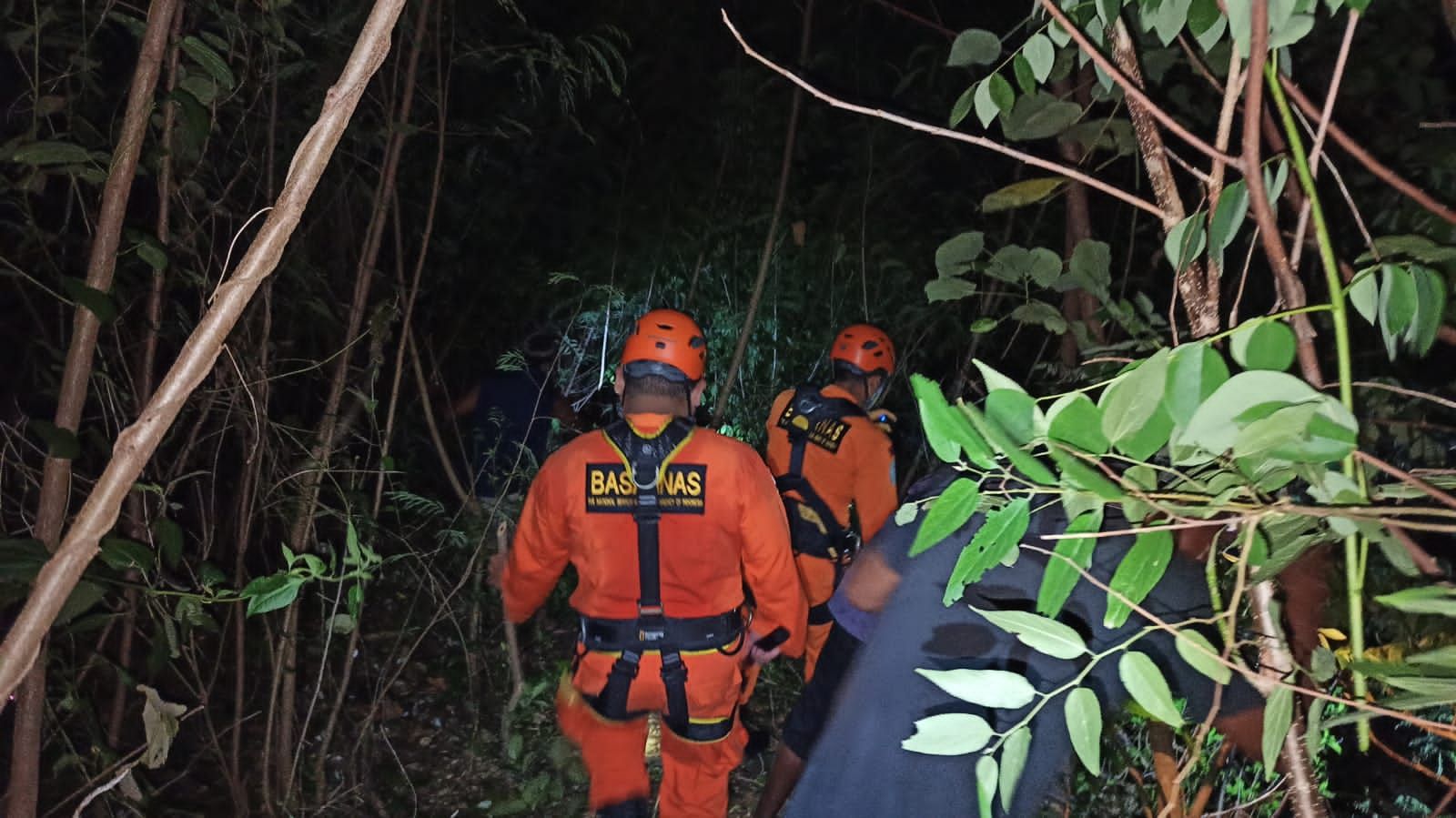 podiumnews.com-Seorang Pria Ditemukan Tewas di Bawah Jembatan Suluban, Badung