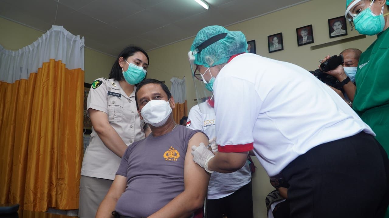 podiumnews.com-Kapolresta Denpasar: Jangan Takut, Vaksin Ini Aman