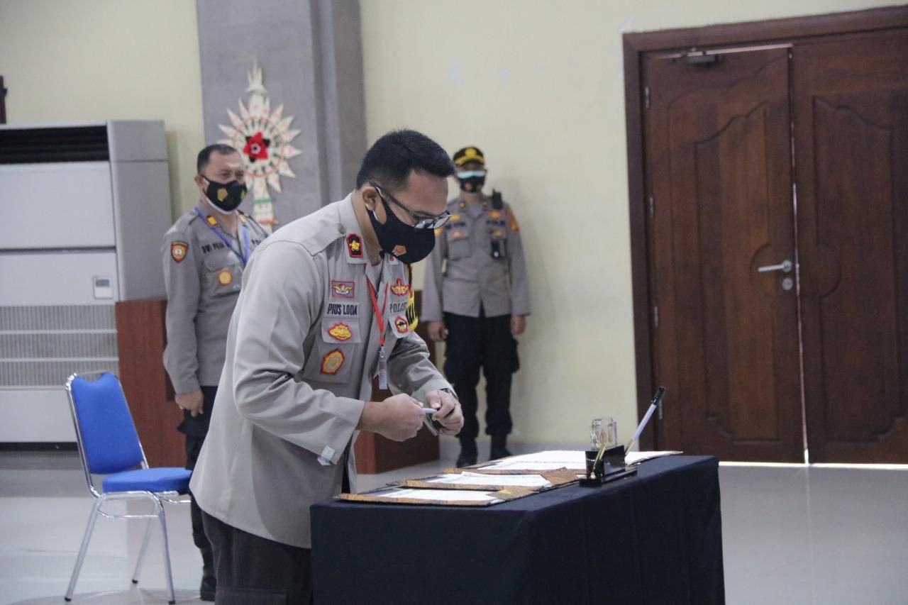 podiumnews.com-Wakapolda Bali Pimpin Penandatanganan Pakta Integritas Panitia Seleksi Dikbangum