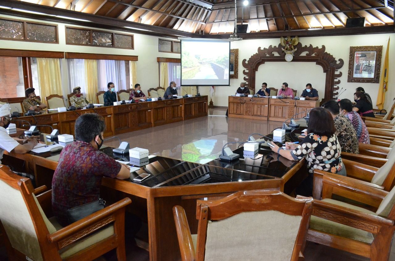 podiumnews.com-Masyarakat Adat Adukan Masalah Pengelolaan Sumber Mata Air di Kintamani ke DRPD