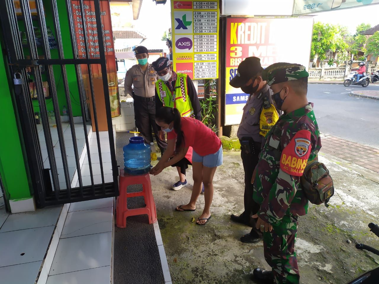 podiumnews.com-Tim Gabungan Gelar Razia Prokes Tempat Keramaian di Badung