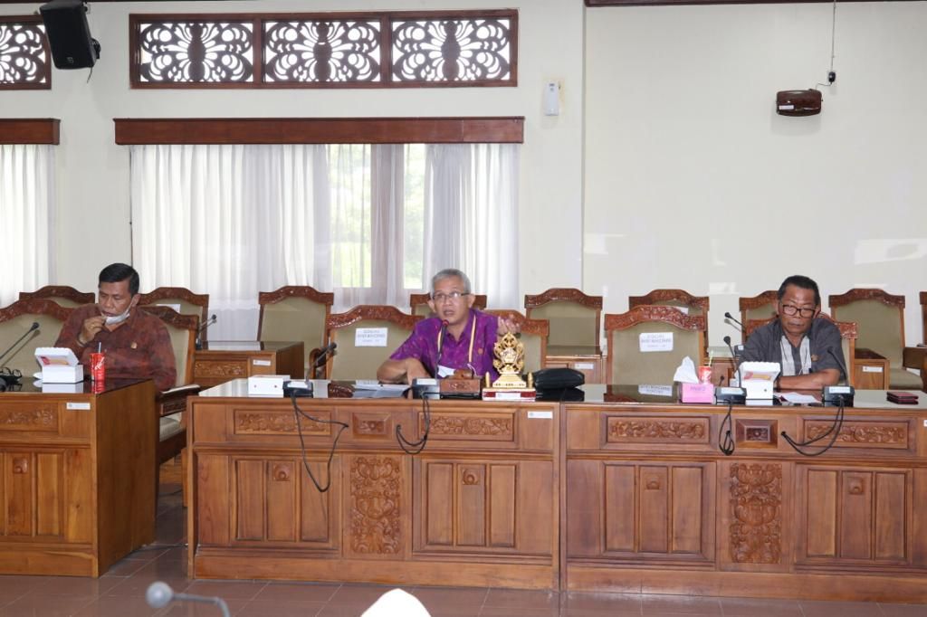 podiumnews.com-Dewan Bali Tegaskan Tolak Bibit Babi Luar Masuk Bali