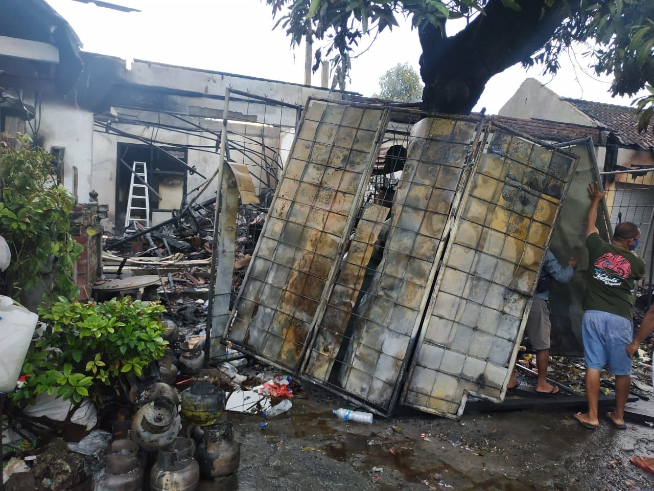 podiumnews.com-Empat Unit Ruko di Kerobokan Ludes Terbakar, Kerugian Capai Ratusan Juta