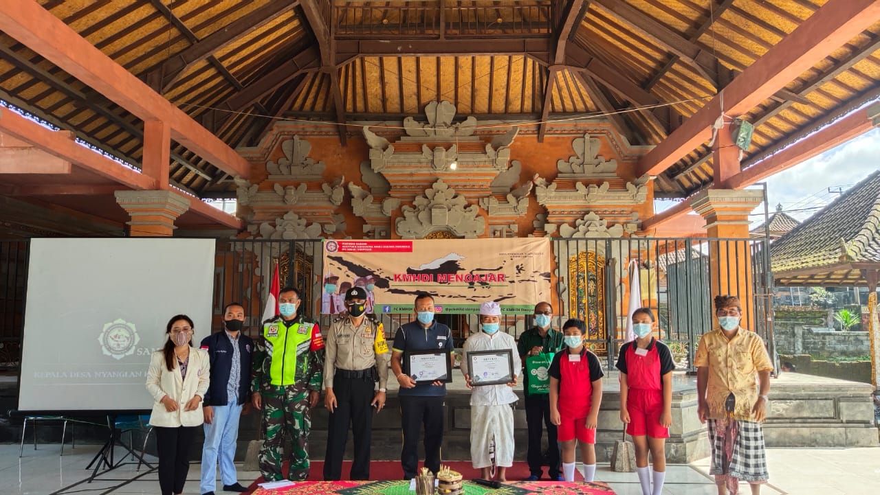 podiumnews.com-PC KMHDI Denpasar Gelar KMHDI Mengajar di Desa Nyanglan Klungkung