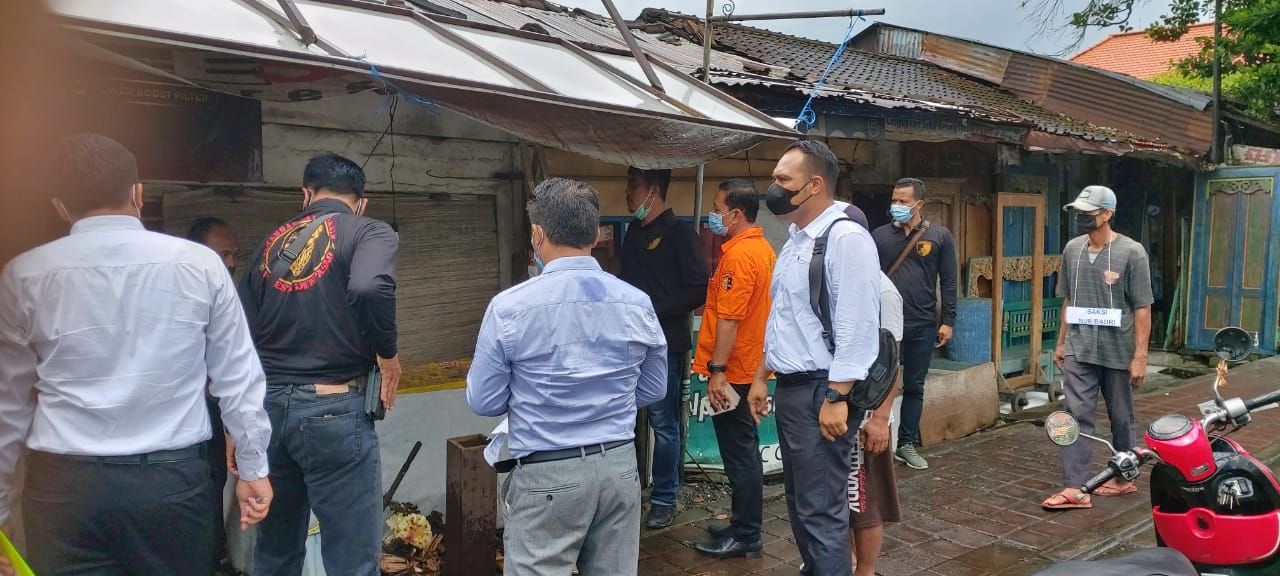 podiumnews.com-Polisi Gelar Rekonstruksi Tewasnya Pedagang Keripik